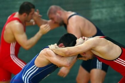 romania a trimis o delegatie oficiala la o competitie de lupte din rusia invitati de un apropiat al lui putin 698c9db57ab97