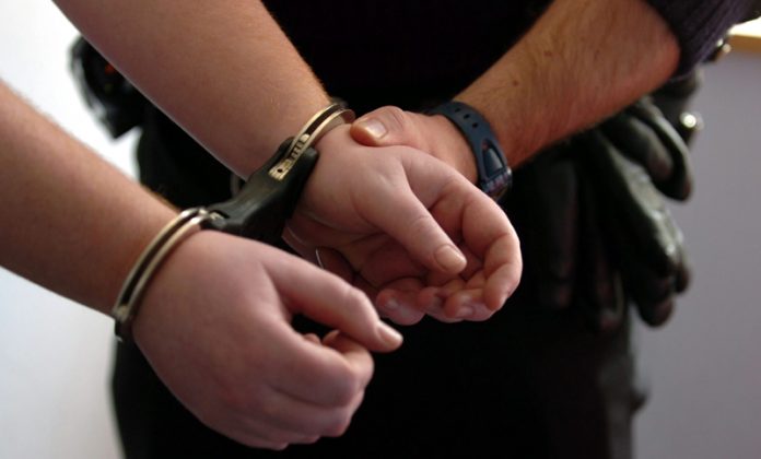 s a razbunat deoarece a fost reclamat la politie pentru conducere sub influenta alcoolului 69982fcd443df