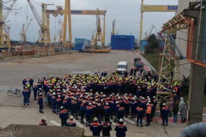 santierul naval mangalia blocat de un protest spontan salariile nu au mai fost platite de 60 de zile 69a14a1c9b088