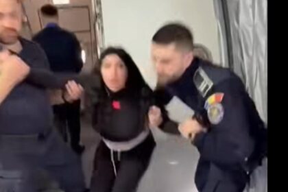 scandal pe aeroportul otopeni o mama acuza un tratament abuziv politia de frontiera invoca agresivitatea pasagerilor video 699ae88122425