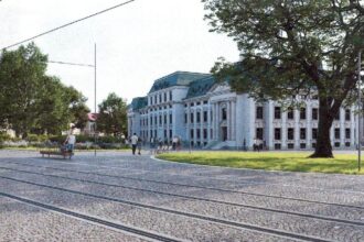 schimbare importanta in traficul din centru acces auto interzis pe langa statuia lui miron costin iar parcarea de la teatru desfiintata cand incepe reamenajarea intregii esplanade 6984def4d40d9