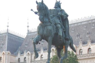 secret ascuns in burta calului descoperire uluitoare in statuia lui stefan cel mare din iasi video 6990bc82e308b