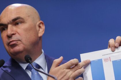 sedinta pnl s a incheiat bolojan le a prezentat liberalilor principalele directii ale pachetului de relansare economica 6981843b23803