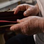 strategia patura metoda noua a hotilor ca sa fure de la batrani 699743818bcdb