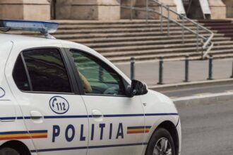tanar sofer retinut dupa ce a fugit de politie si a acrosat doi agenti in dambovita a fost urmarit cu focuri de arma 69925ff4a27c3