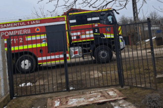 tasare de teren intr o comuna din iasi o groapa de doi metri adancime s a format intr o curte foto 69a172f4eedae 1