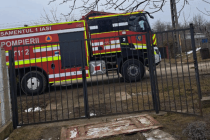 tasare de teren intr o comuna din iasi o groapa de doi metri adancime s a format intr o curte foto 69a172f4eedae 1