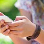 tatal judecat pentru ca si a batut fiica ce a stat prea mult pe telefon asa am fost si eu educat de parinti si mi a prins foarte bine ce pedeapsa i au dat magistratii ieseni 6980ce70a140e