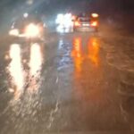 trafic ingreunat pe dn10 care leaga buzaul de brasov cantitati mari de apa au ajuns pe sosea 6984f32ec548d