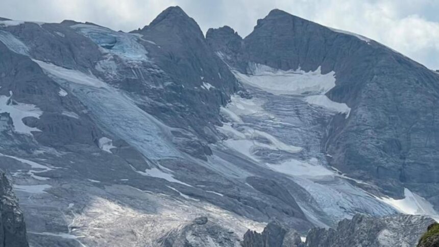 tragedie in muntii alpi doi turisti au murit intr o avalansa in franta 69888a07611bd