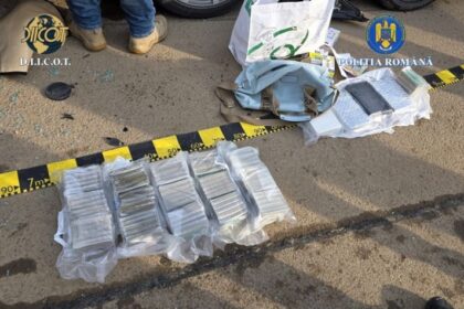 trei infractori periculosi prinsi cu 5 kilograme de cocaina si 8 kilograme de hasis legaturi cu narcotraficanti din america latina video 6984650b8d494