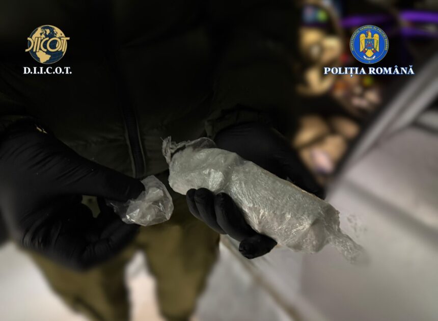 trei persoane prinse in flagrant la targu frumos pentru trafic de cocaina drogurile vandute cu pana la 1 000 de lei doza 69971f45cb4fe