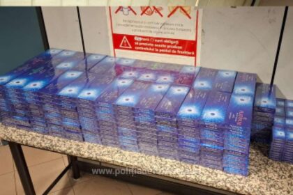 trei romani intorsi din emiratele arabe retinuti pe aeroportul otopeni ce au descoperit politistii in bagajele lor 697f1f109531b