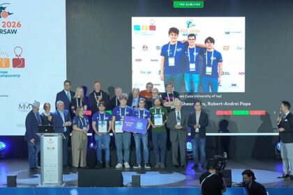 trei studenti romani au devenit campioni europeni la programare echipa din iasi s a calificat in marea finala din dubai 698d94ff3931f