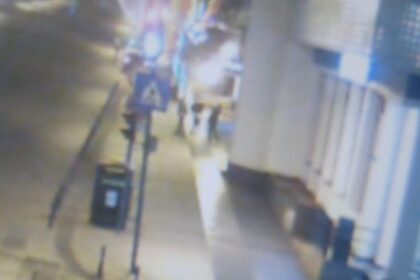 trei tineri infierbantati luati pe sus si dusi la politie dupa ce au agresat trecatori in zona unor cluburi iesene 698452655153b