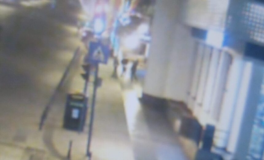 trei tineri infierbantati luati pe sus si dusi la politie dupa ce au agresat trecatori in zona unor cluburi iesene 698452655153b