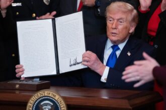 trump socheaza din nou a instituit o zi nationala in memoria victimelor provocate de migrantii ilegali 699ca5c1a2368