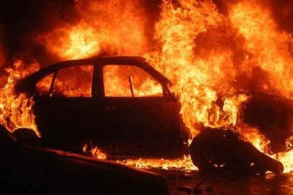 un adolescent din brasov a incendiat o masina in urma unei provocari pe o retea sociala tanarul a fost arestat 69934b763fd53