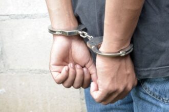 un adolescent din gorj a fost retinut dupa ce a amenintat o cu moartea pe fosta sa iubita 69886795a604a