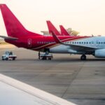 un avion cu aproape 60 de pasageri lovit pe aeroportul otopeni mai multe zboruri au suferit intarzieri 698a59c8cc9a1