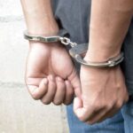 un baiat de 14 ani din cluj a fost arestat dupa ce a amenintat un adolescent si a incercat sa l jefuiasca 698b6296a9ef7