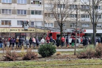 un barbat de 35 de ani a fost gasit mort pe terasa unui bloc din resita politia a deschis o ancheta 699f30064ac28
