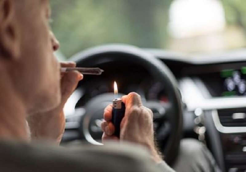 un caine l a adus pe un tanar sofer din vaslui in fata instantei la iasi a condus beat si drogat si a facut accident 699a6eac41bfc