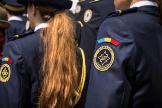 un fost pompier s a dat drept ofiter sri si vindea posturi fictive a incasat peste 20 000 de euro 69964d6e64a52