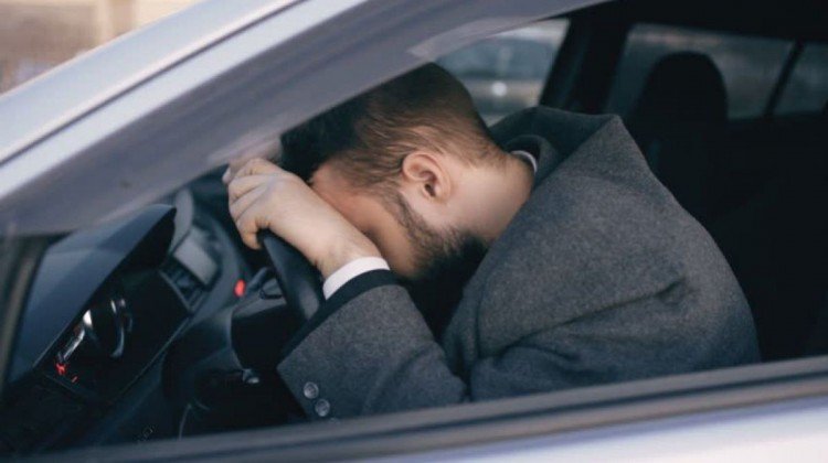 un iesean prea infierbantat a ajuns la puscarie a fost prea fericit si nerabdator sa si vada iubita intoarsa din strainatate 699bae6a7aa99