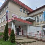 un medic de la spitalul din borsa agresat in timp ce resuscita o pacienta de un membru al familiei acesteia 6999e67d164eb