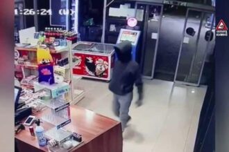un tanar a jefuit o benzinarie din timisoara dupa ce a amenintat vanzatorul cu un cutit este suspect si in alte furturi video 6992cce8ad70b