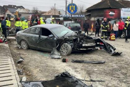 urmarire ca n filme in dambovita dupa ce un sofer fara permis a fugit de politie individul a lovit un buldoexcavator o semiremorca si a ranit un nepalez 6992fd2ae081c