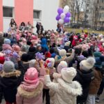 ursuletul de plus a ajuns la iasi ii invata pe copii cum sa se poarte sa fim buni si sa ne cerem scuze 6993c8e832640