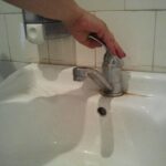 viata la bloc cu plata la zi dar lasati de zece zile fara apa oamenii isi fac nevoile in pungi si le duc la gunoi 6997cf024e5ea