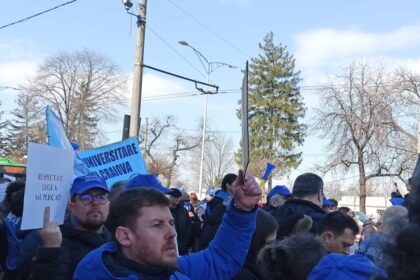 video sindicatele din educatie inclusiv de la iasi protesteaza la palatul cotroceni nemultumiri fata de masurile de austeritate anuntate 699eda86a6317