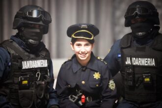 video surpriza a jandarmilor ieseni pentru denisa o fetita victima a bullying ului scolar 699605fcc8625