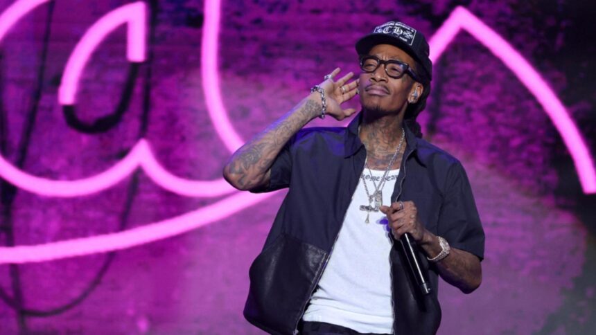 wiz khalifa condamnat definitiv la inchisoare cu executare in romania dupa ce a fumat cannabis pe scena festivalului beach please 69a083fc98729