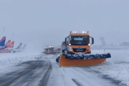 zapada a dat peste cap zborul avioanelor curse anulate si intarzieri de ore intregi spre iasi 69961e8b40d72