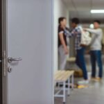 zeci de elevi au fost amendati dupa ce au asistat la incaierari intre colegi in arges doi adolescenti au fost retinuti 6996da047611e