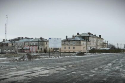 zeci de familii fara gaze si canalizare in blocul fantoma oamenii cer ajutor de ani de zile 698c439497c51