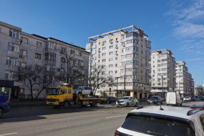 a inceput curatenia de primavara in iasi atentie se ridica masini in pacurari foto 69a6994816b0c