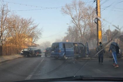 accident cu victime la miroslava impact frontal intre o dubita si o masina foto 69a6762b2640b