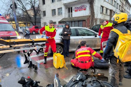 accident in bucsinescu livrator izbit de o masina foto video 69caa5d8b11f9