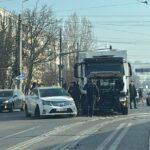 accident in zona tesatura autospeciala care transporta detinuti implicata intr o coliziune trafic blocat 69b8fcd7cdff4