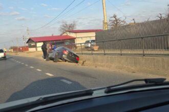 accident la baltati un bmw a parasit carosabilul si a ajuns in sant 69ba4ab8d4ac9