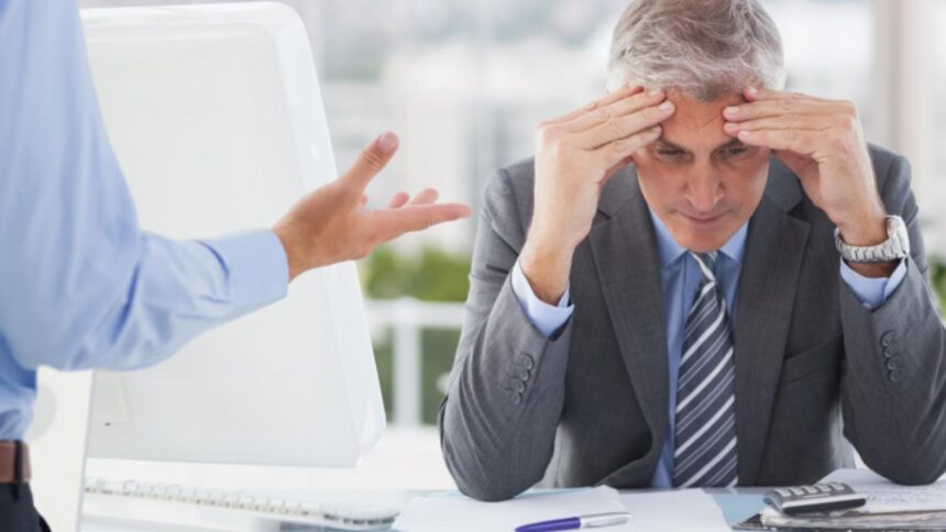 acestea sunt cele mai riscante afaceri din romania cinci domenii au ingropat aproape 6 000 de firme intr un singur an 77 din totalul insolventelor 69a94383adf5c