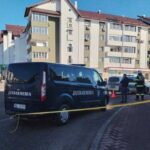 alerta in dorohoi angajatii si clientii unei banci evacuati ca urmare a prezentei unui pachet suspect 69ae91a1ec49b