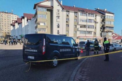 alerta in dorohoi angajatii si clientii unei banci evacuati ca urmare a prezentei unui pachet suspect 69ae91a1ec49b