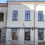 angajata unei scoli din giurgiu acuzata ca si ar fi cumparat bunuri personale de 94 000 de lei din banii institutiei 69aefe7d67861