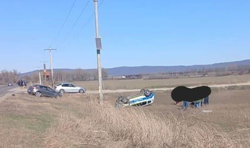 autospeciala de politie aflata in misiune lovita de o masina care nu a acordat prioritate in vrancea 69b03e6183843